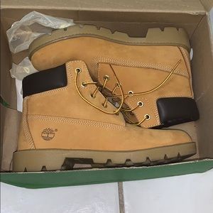 Timberlands in a size 5 worn once box comes with